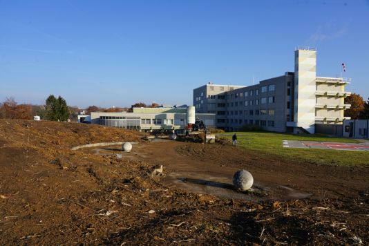 Baggerarbeiten auf dem künftigen Gelände des OP-Neubaus Baublog