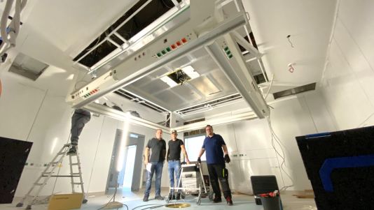 Installation OP Tischsäulen Baublog